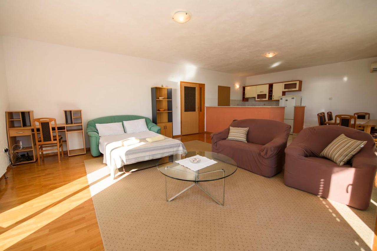 Apartman Mijo - Suhi Potok Jesenice  Dış mekan fotoğraf